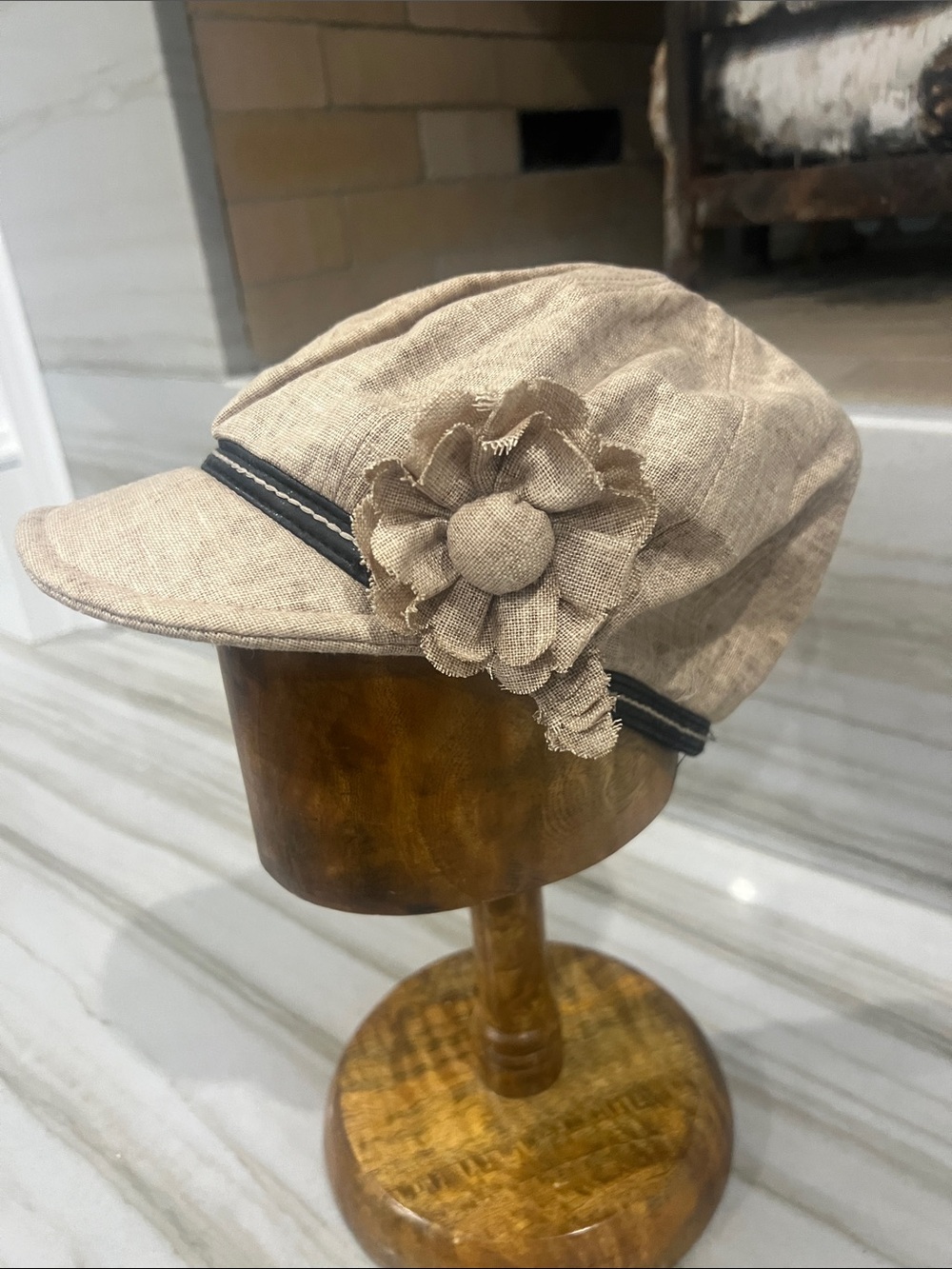 Beige Linen Newsboy Cap with dark brown Trim and Bow - Picture 4 of 7